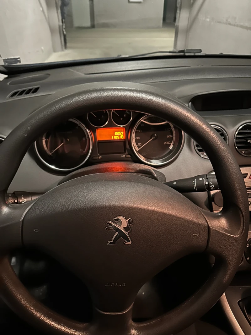 Peugeot 308 1.6 HDI, снимка 8 - Автомобили и джипове - 48997375