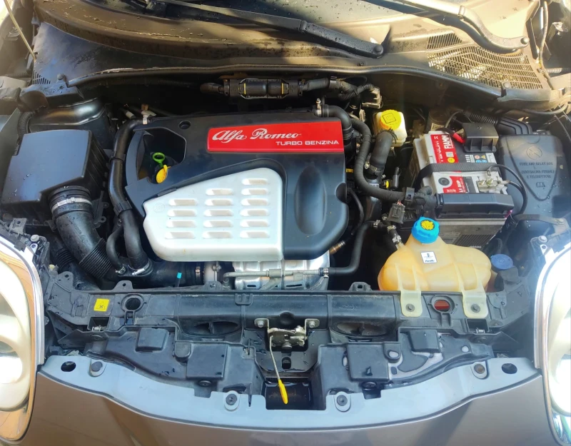 Alfa Romeo MiTo 1.4 Turbo / Фабрична газ, снимка 13 - Автомобили и джипове - 51447589
