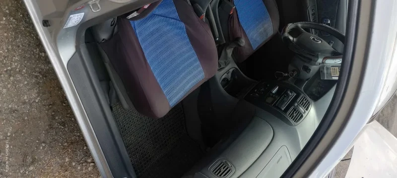Mazda 323 1.5, снимка 10 - Автомобили и джипове - 52323685