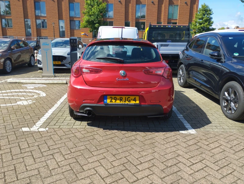 Alfa Romeo Giulietta 1.4 Multiair, снимка 4 - Автомобили и джипове - 52642013