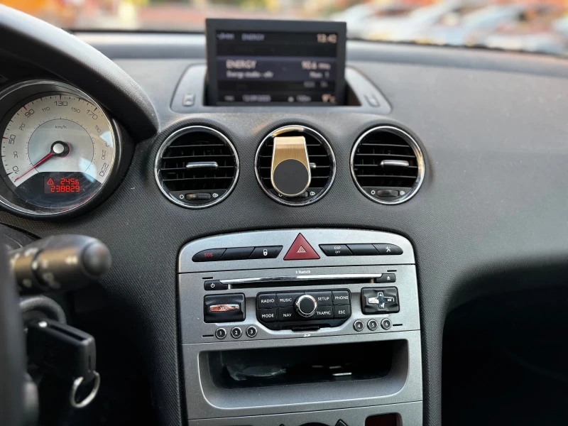 Peugeot 308 Facelift 1.6 , снимка 12 - Автомобили и джипове - 52708572