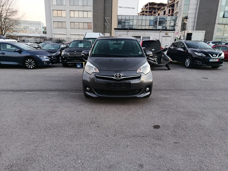 Toyota Verso S 1.4 D-4D* ПАНОРАМА* КАМЕРА* НОВ ВНОС* , снимка 2 - Автомобили и джипове - 52765039