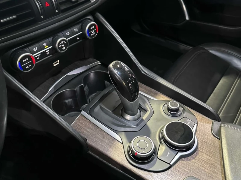 Alfa Romeo Giulia * Ti * CARFAX * БЕЗ ПЪРВОНАЧАЛНА ВНОСКА, снимка 11 - Автомобили и джипове - 52852137