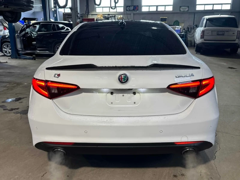 Alfa Romeo Giulia * Ti * CARFAX * БЕЗ ПЪРВОНАЧАЛНА ВНОСКА, снимка 4 - Автомобили и джипове - 52852137