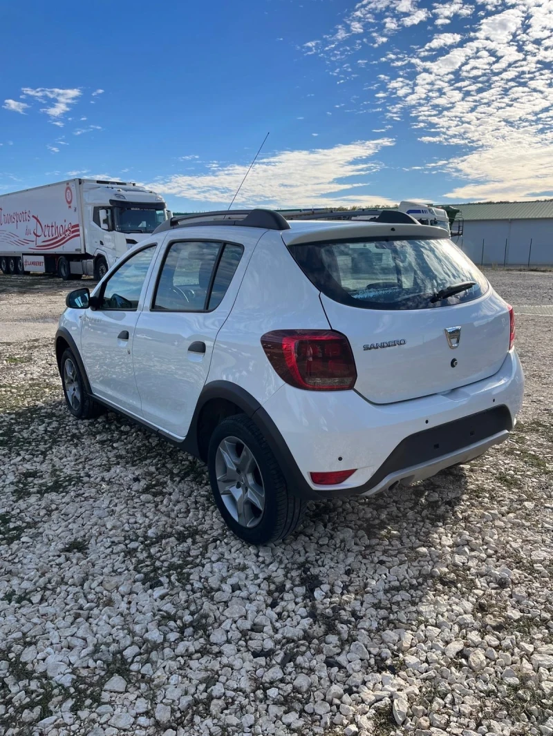 Dacia Sandero 1.5 dCi Stepway, снимка 4 - Автомобили и джипове - 52948705