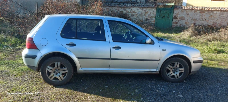 VW Golf, снимка 5 - Автомобили и джипове - 53180493
