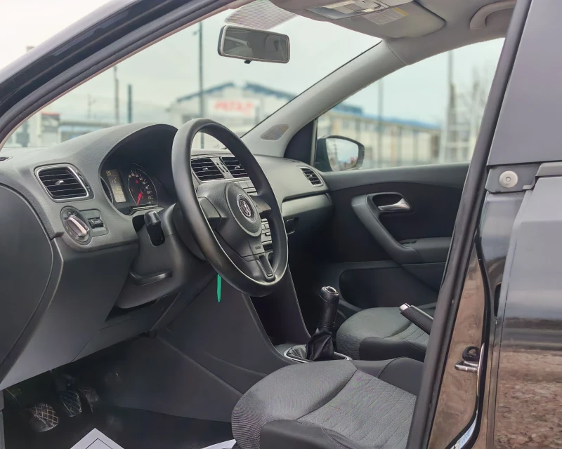 VW Polo 1.6 ДИЗЕЛ! УНИКАЛНО СЪСТОЯНИЕ! , снимка 8 - Автомобили и джипове - 53296503