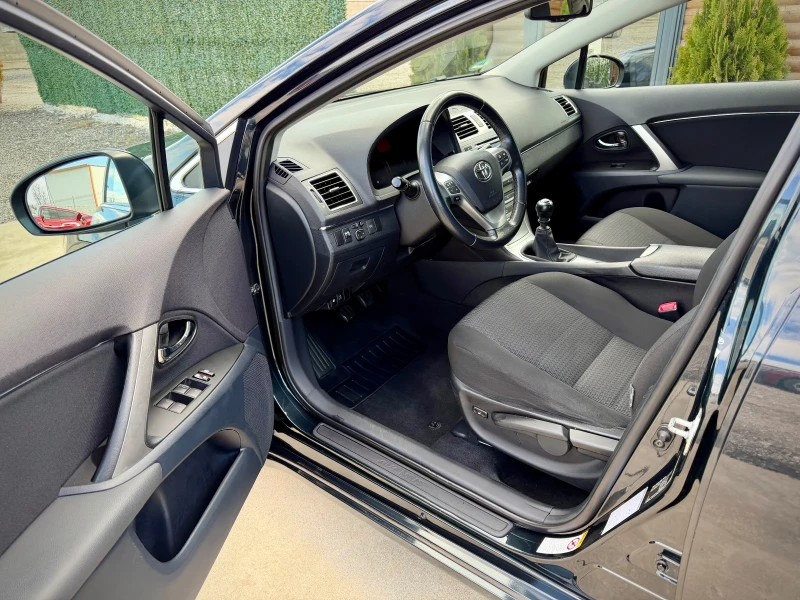 Toyota Avensis 1.8 VALVEMATIC* FACELIFT* NAVI* CAMERA, снимка 9 - Автомобили и джипове - 53499829