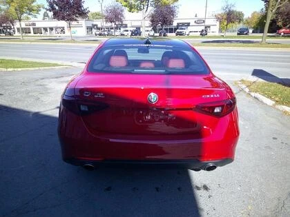 Alfa Romeo Giulia 2.0L| AWD| ПАНОРАМА| НАВИГАЦИЯ| ЗАДНА КАМЕРА - изображение 5