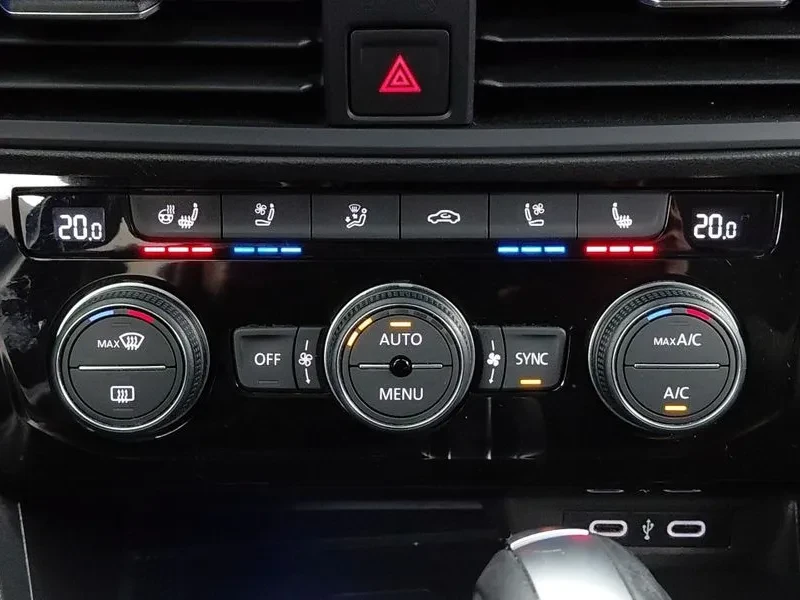 VW Jetta  7Th Generation 1.4 Tsi Prestige, снимка 17 - Автомобили и джипове - 55087159