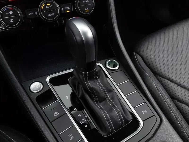 VW Jetta  7Th Generation 1.4 Tsi Prestige, снимка 9 - Автомобили и джипове - 55087159