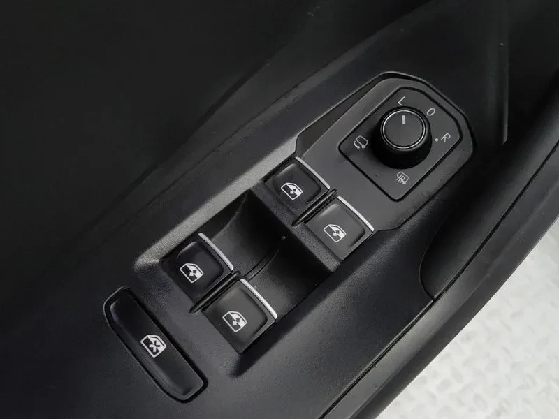 VW Jetta  7Th Generation 1.4 Tsi Prestige, снимка 12 - Автомобили и джипове - 55087159