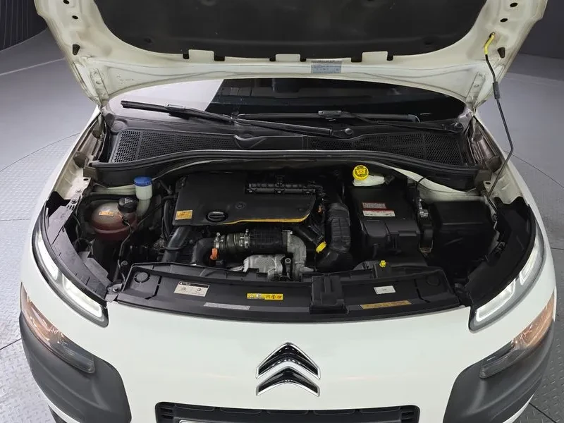 Citroen C4 Cactus 1.6 BLUEHDI, снимка 6 - Автомобили и джипове - 55724419