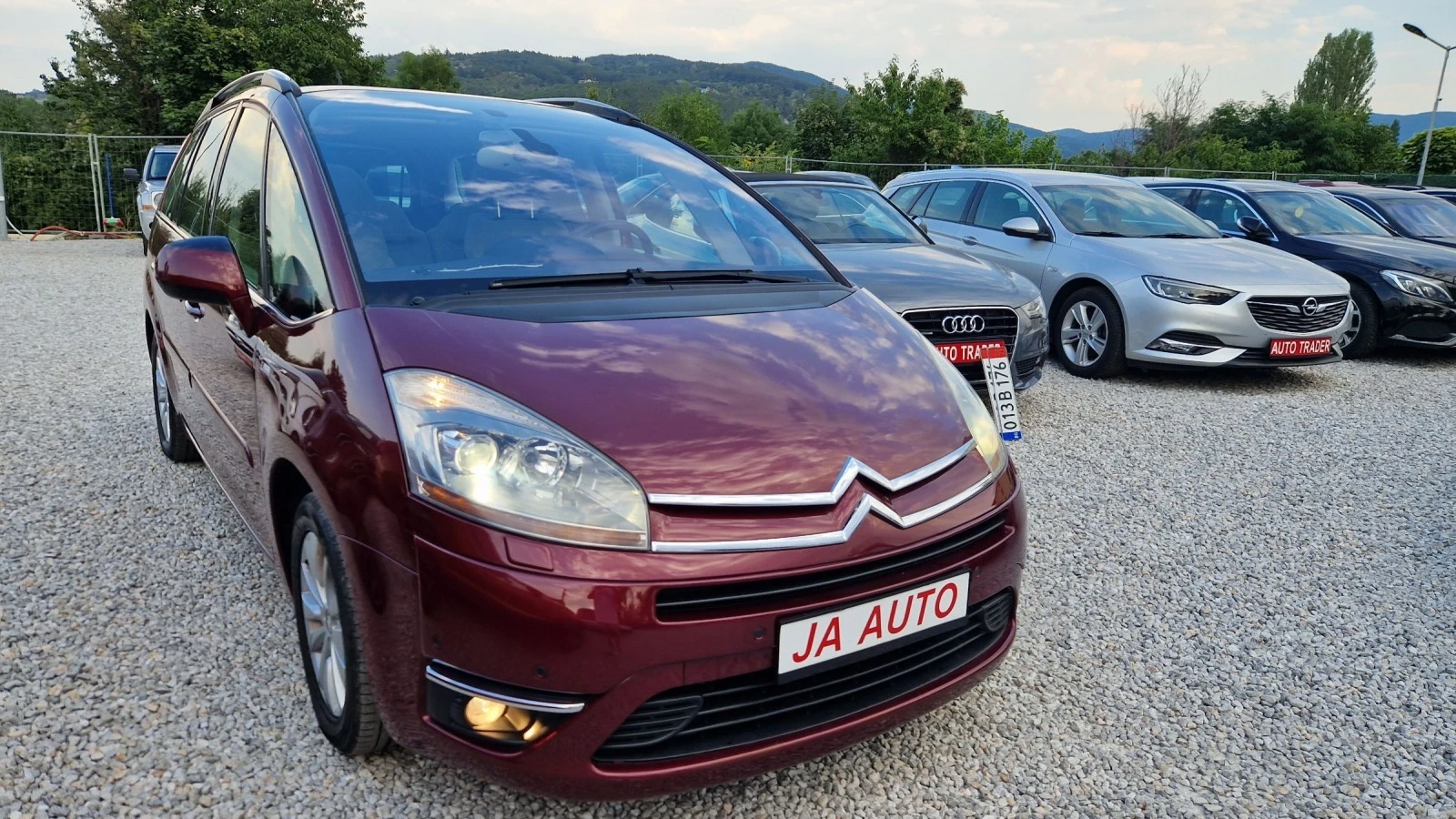 Citroen Grand C4 Picasso 2.0-140кс. NAVY - изображение 3