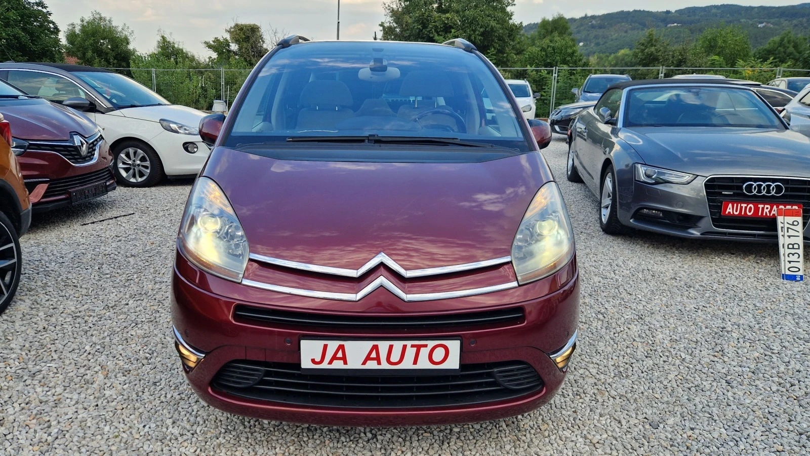 Citroen Grand C4 Picasso 2.0-140кс. NAVY - изображение 2