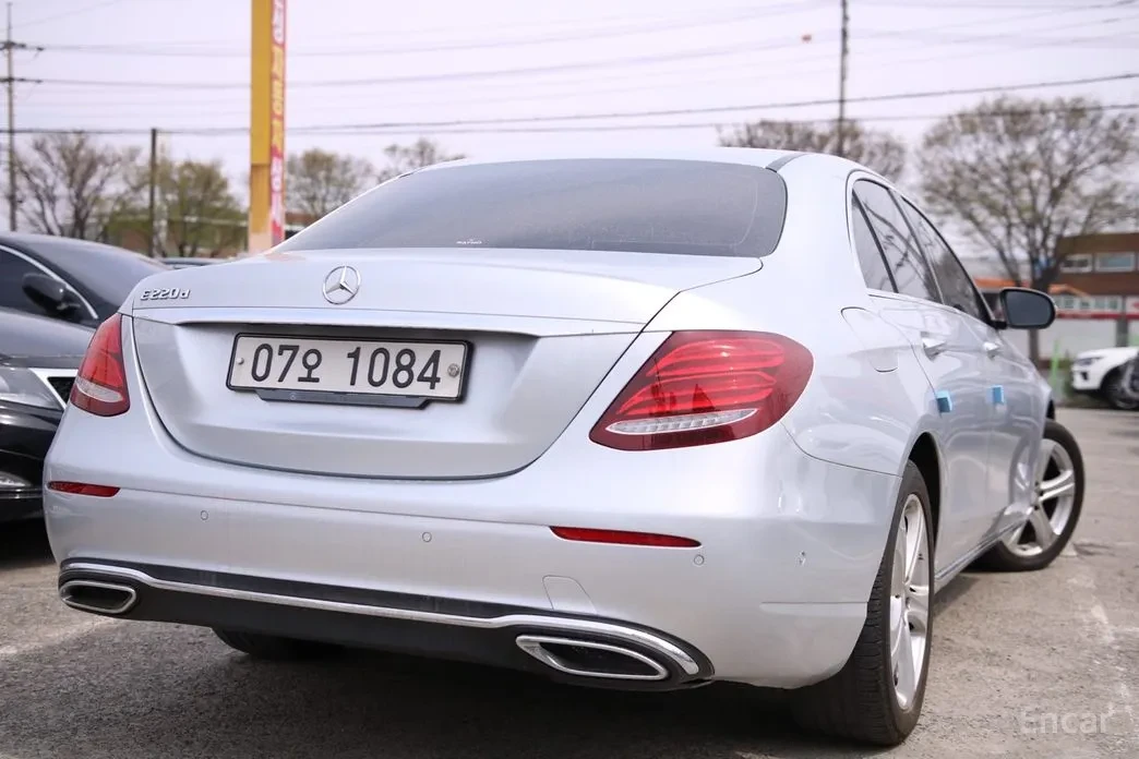 Mercedes-Benz E 220 E Class W213 E220D Avantgarde - изображение 3