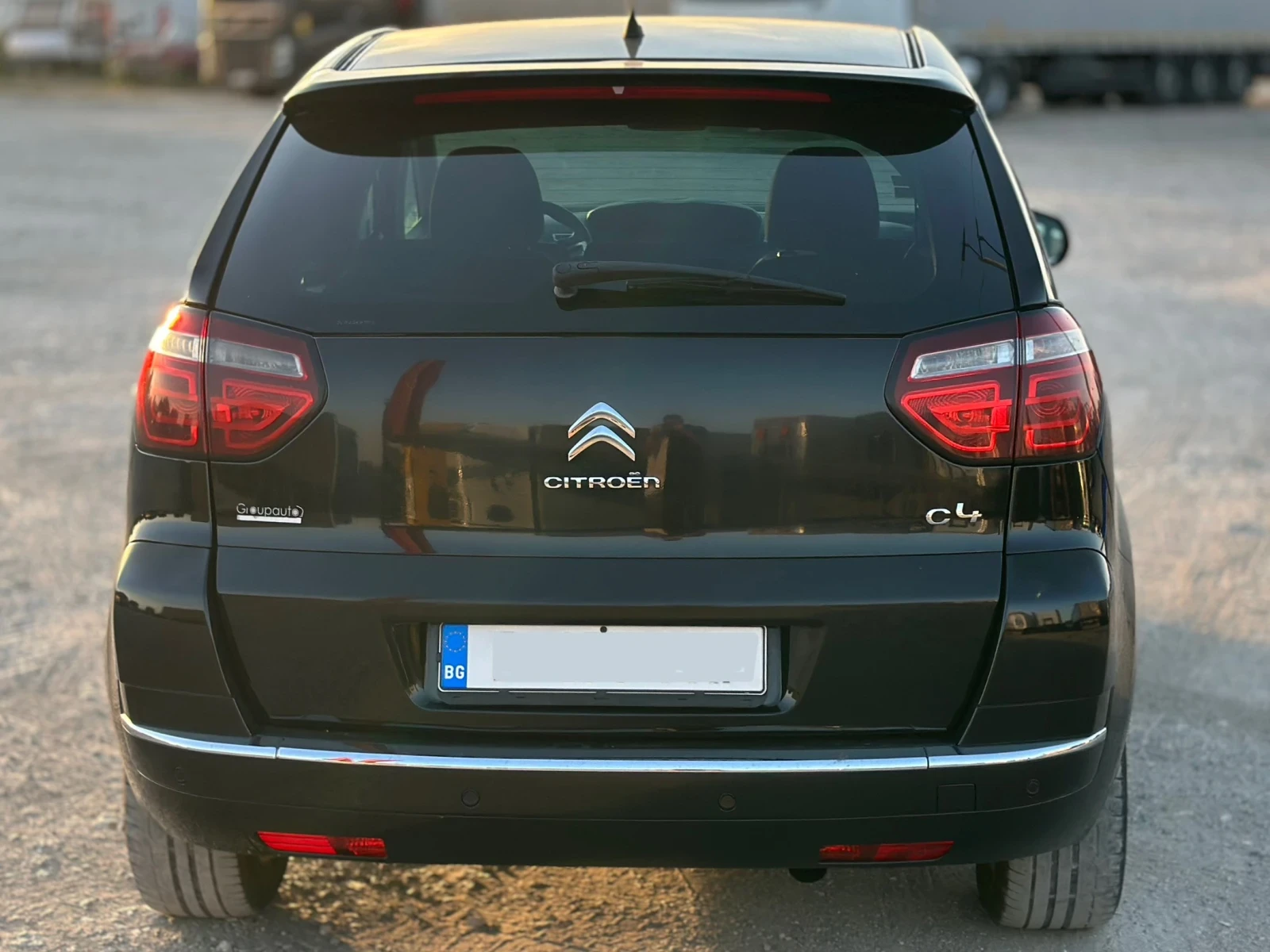 Citroen C4 Picasso FACELIFT / е-HDI / 6-СКОРОСТИ / РЕГИСТРИРАН - изображение 5