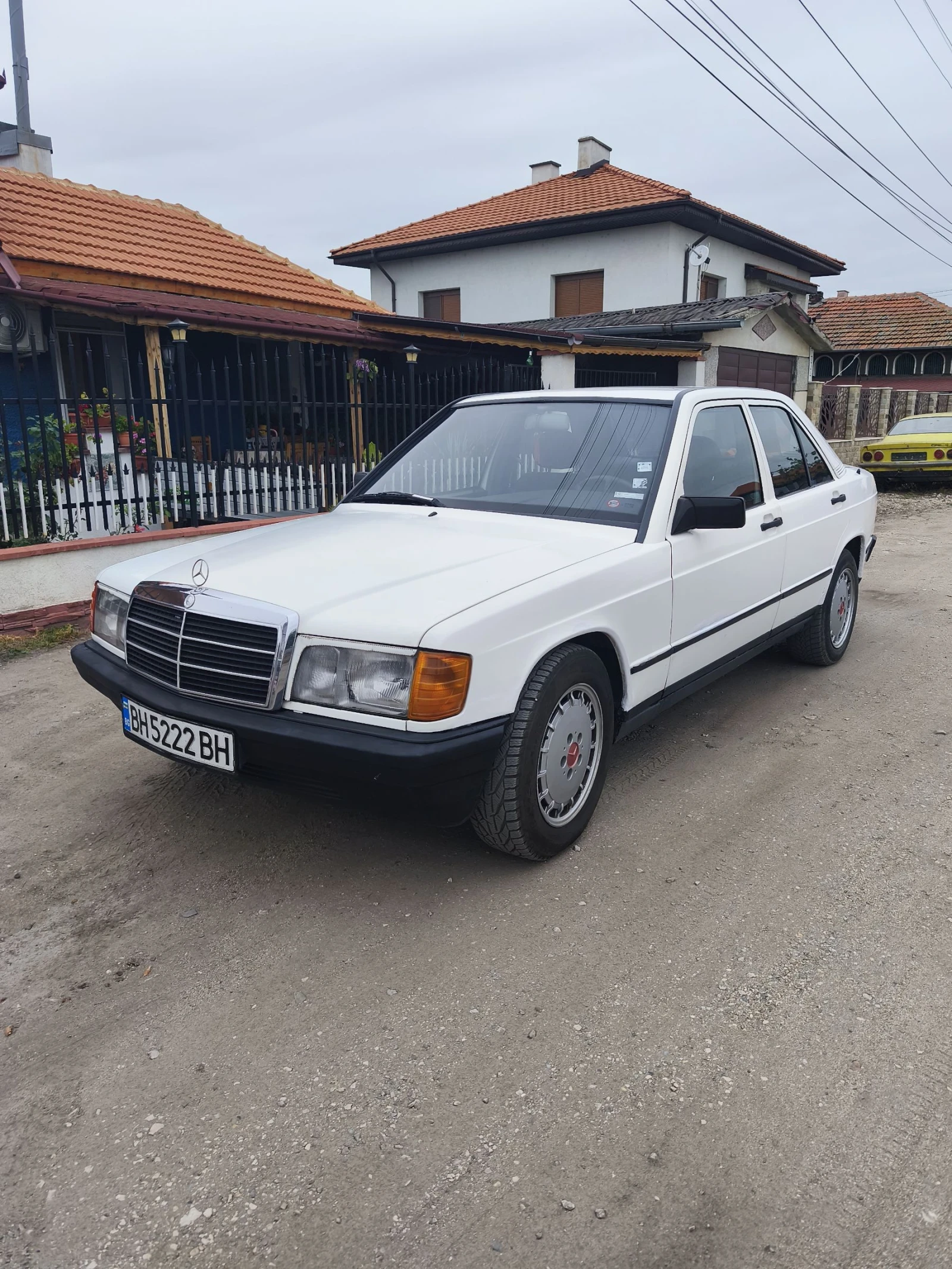 Mercedes-Benz 190 2.0 - изображение 2