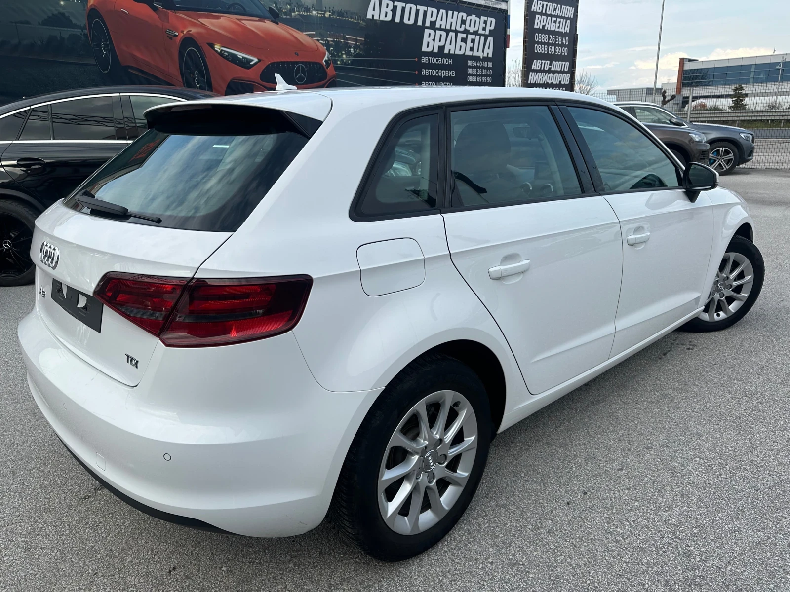 Audi A3 1, 6tdi S-tronik SPORT, снимка 2 - Автомобили и джипове - 54043644