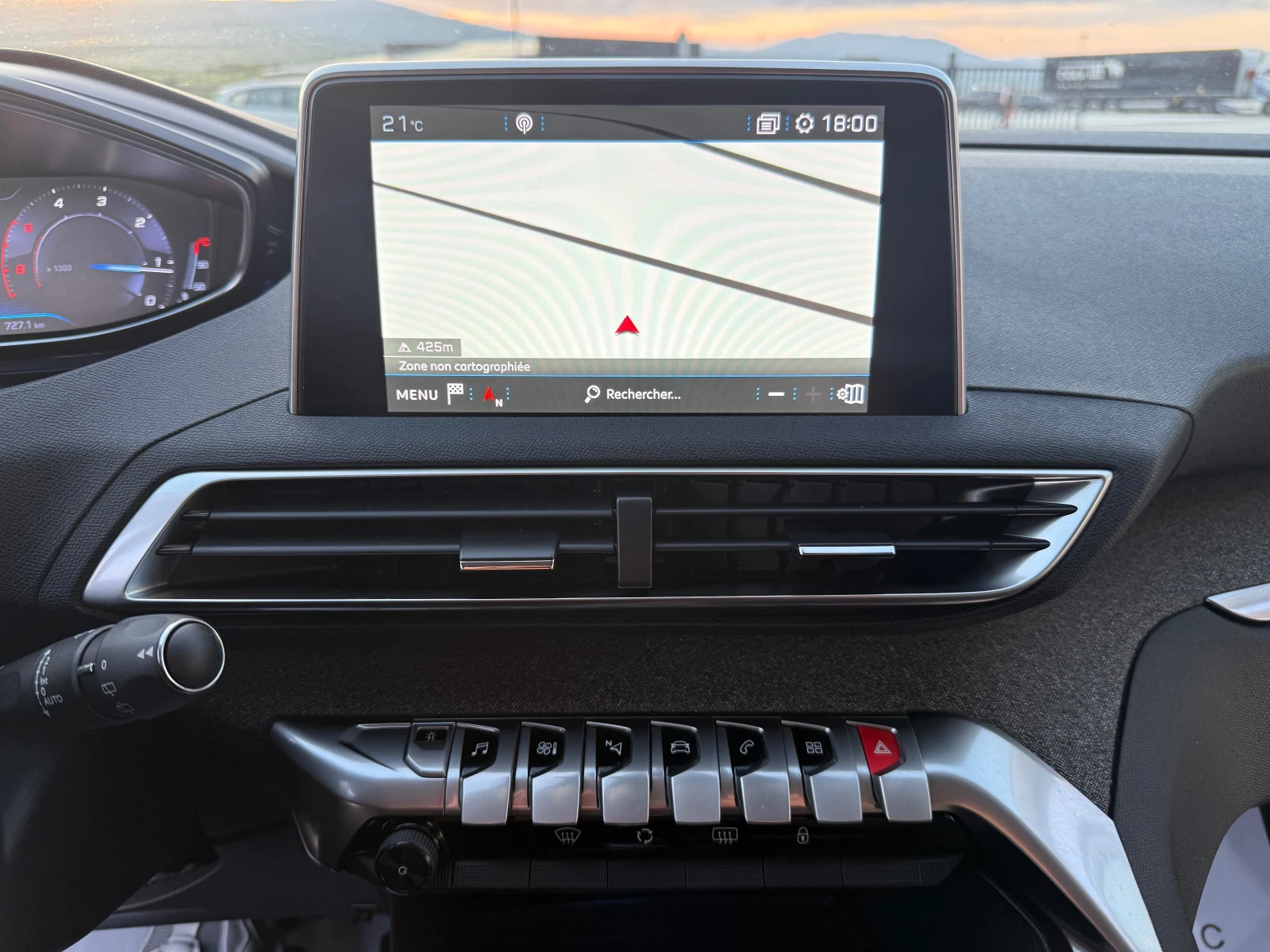 Peugeot 3008 1.5HDI 131 ks Собствен лизинг !!!, снимка 16 - Автомобили и джипове - 54355246