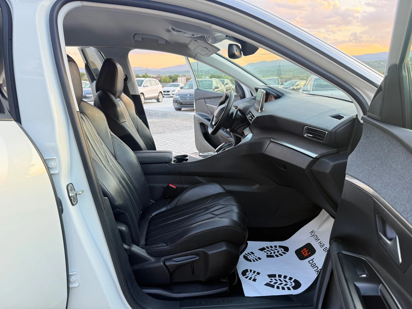 Peugeot 3008 1.5HDI 131 ks Собствен лизинг !!!, снимка 10 - Автомобили и джипове - 54355246