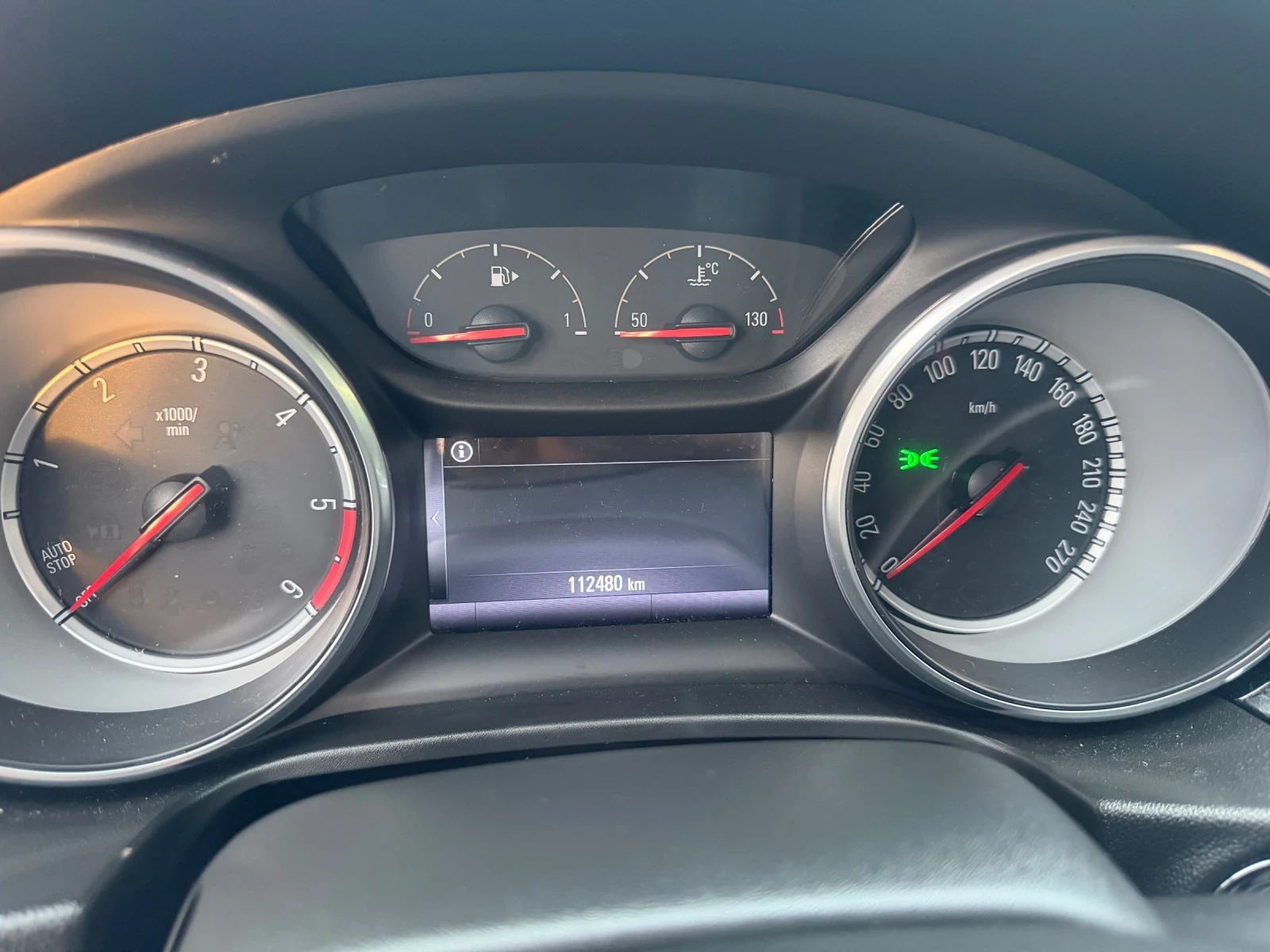 Opel Insignia 1.6 cdti, снимка 10 - Автомобили и джипове - 54721327