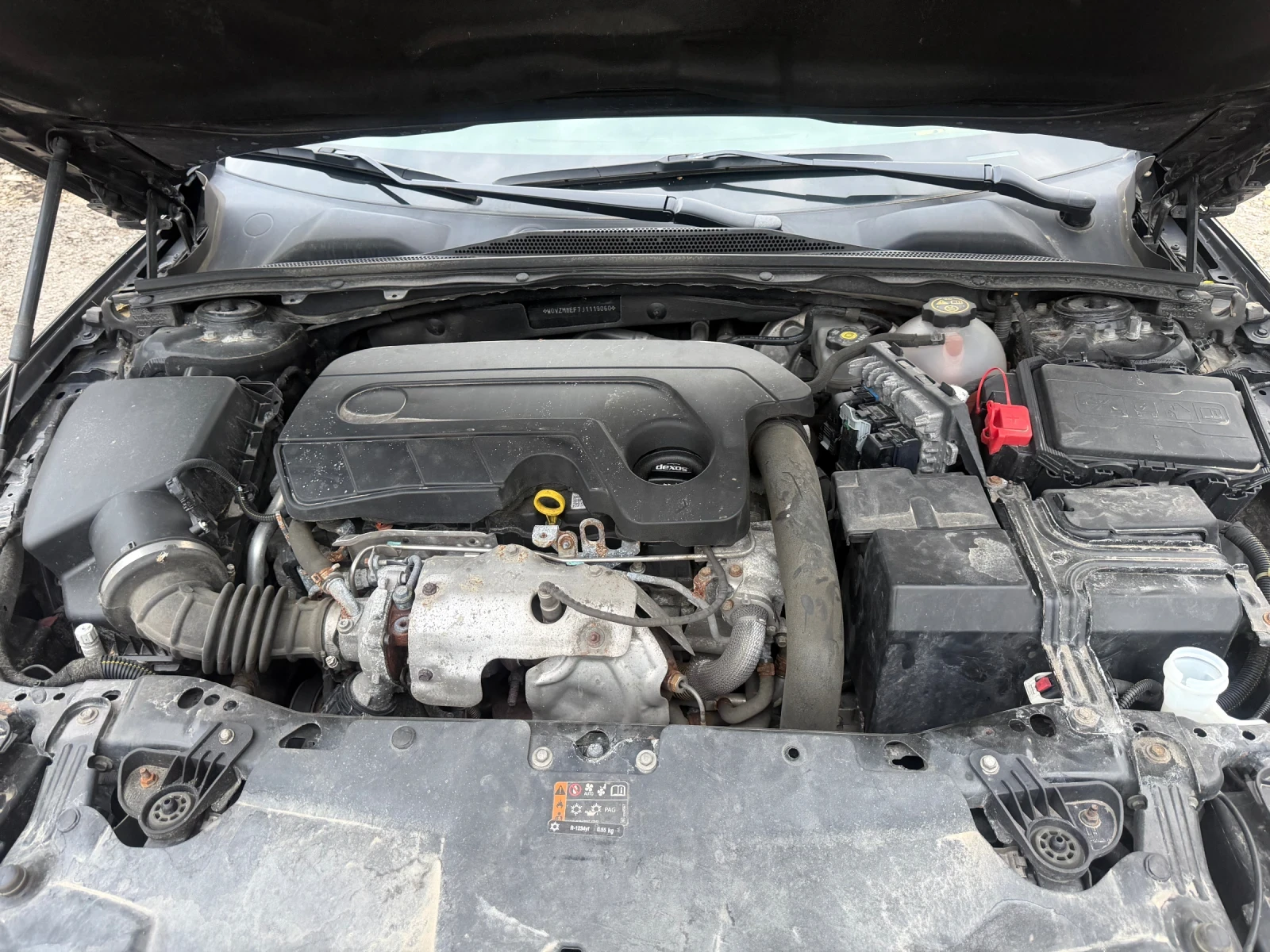 Opel Insignia 1.6 cdti, снимка 11 - Автомобили и джипове - 54721327