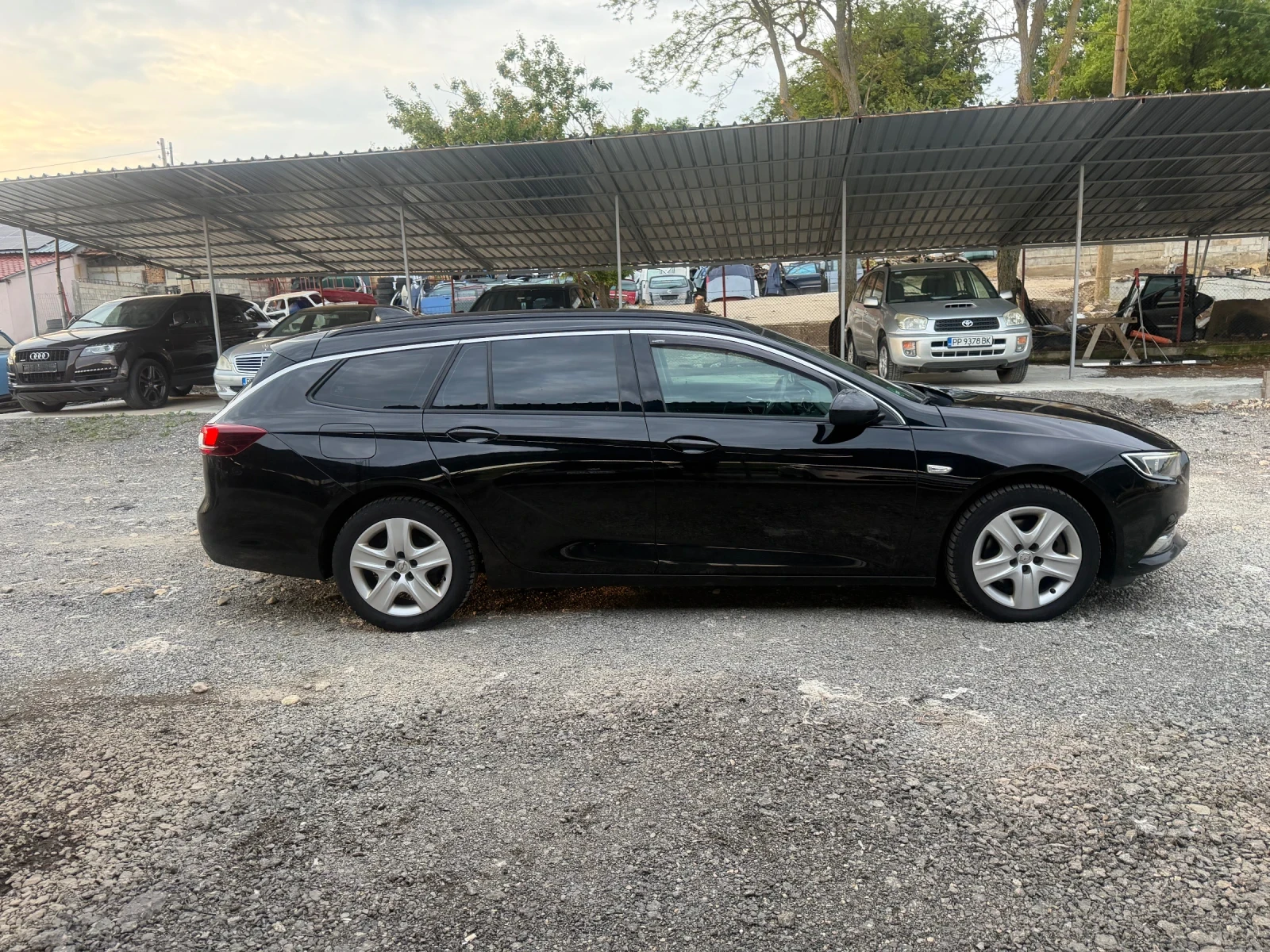 Opel Insignia 1.6 cdti, снимка 4 - Автомобили и джипове - 54721327