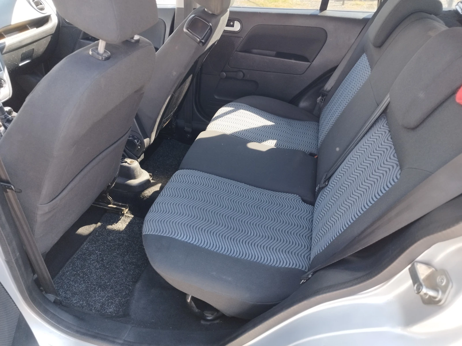 Ford Fusion 1.4hdi-68кс, снимка 6 - Автомобили и джипове - 56255679
