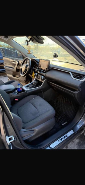 Toyota Rav4 * XLE * 2 КЛЮЧА* ПОДГРЕВ* PANO* KEYLESS* , снимка 13