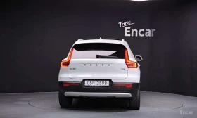 Volvo XC40 * T4 Momentum * ЦЕНА ДО БГ, снимка 4