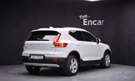 Volvo XC40 * T4 Momentum * ЦЕНА ДО БГ, снимка 2