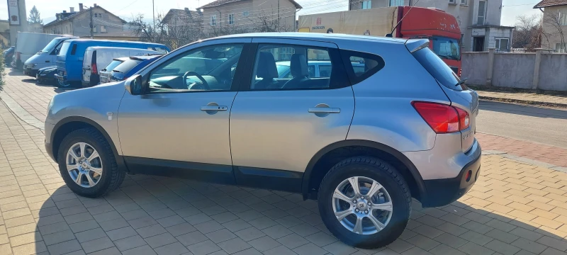 Nissan Qashqai J10, снимка 8 - Автомобили и джипове - 48923857