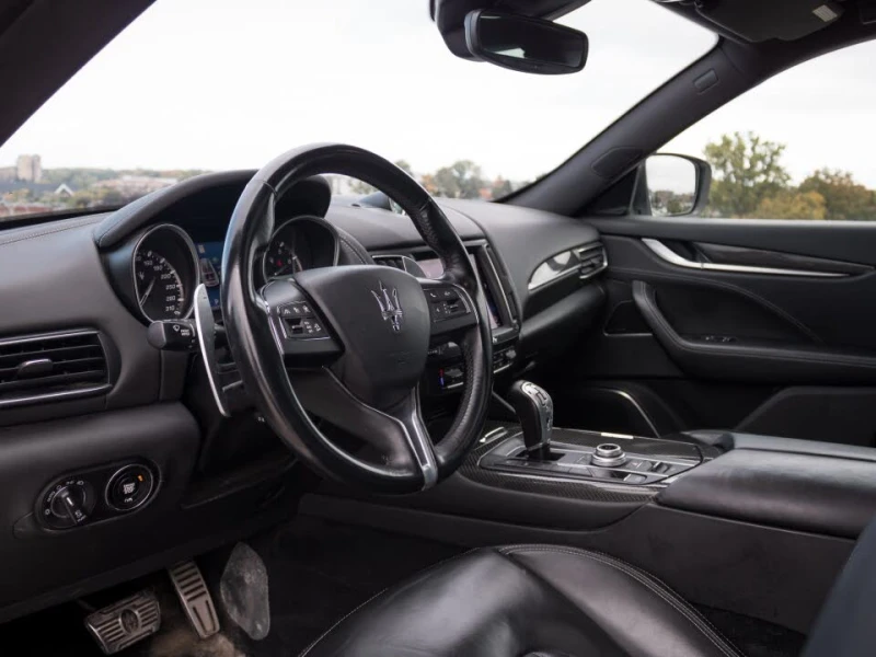 Maserati Levante S GRANLUSSO* ПАНОРАМА* 360 КАМЕРИ* ОБДУХВАНЕ* , снимка 9 - Автомобили и джипове - 52661316