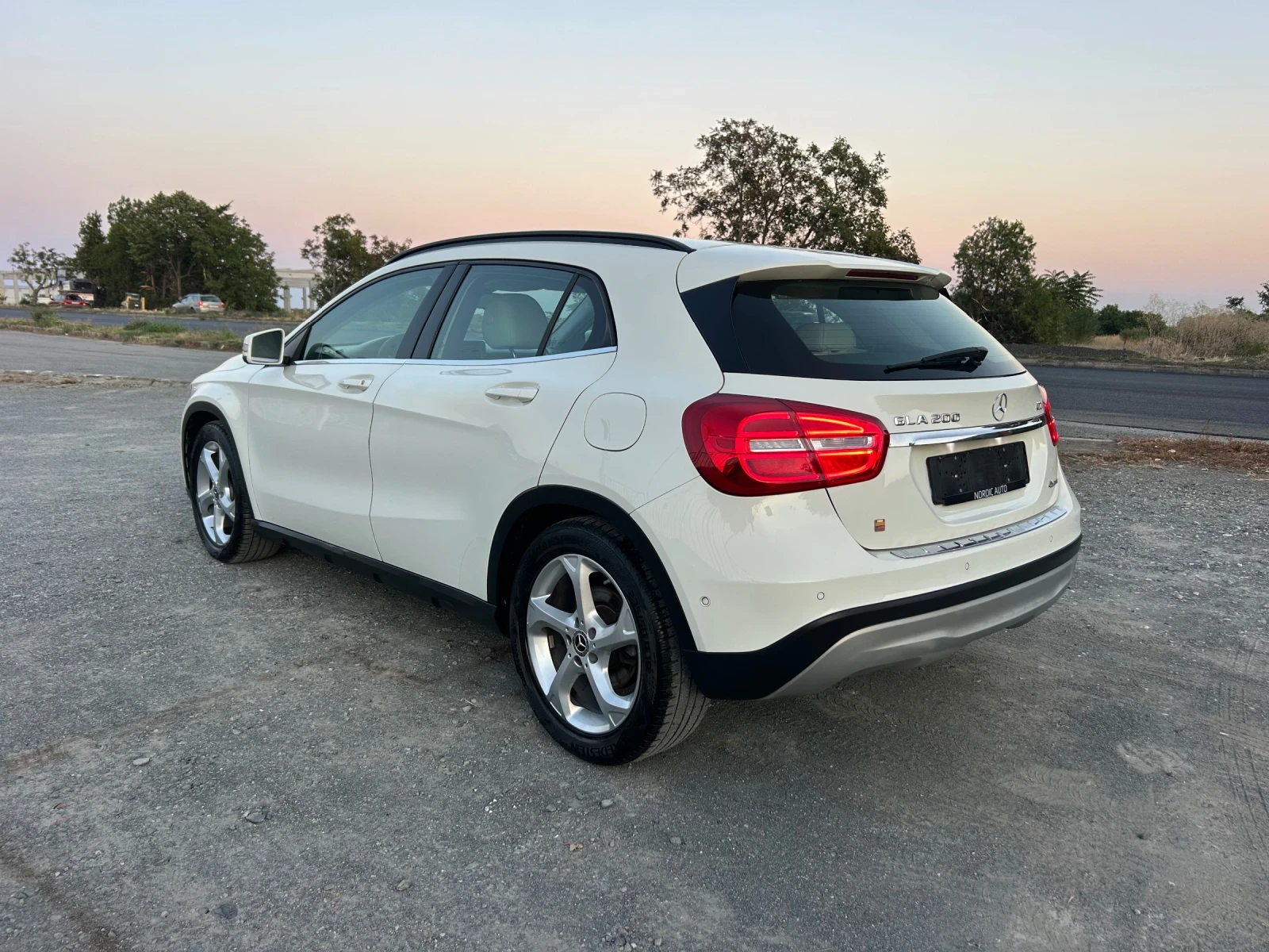 Mercedes-Benz GLA 200 4MATIC / АВТОМАТИК / ЕВРО6 / ЗАДНА КАМЕРА / ЛЕД  - изображение 7