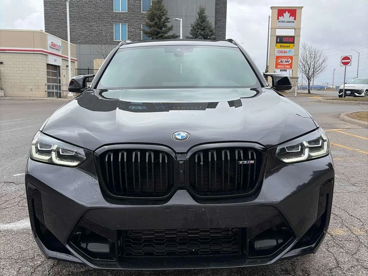 BMW X3 Competition/360/HUD/HARMAN KARDON/PANO/ОБДУХВАНЕ, снимка 2 - Автомобили и джипове - 53956429