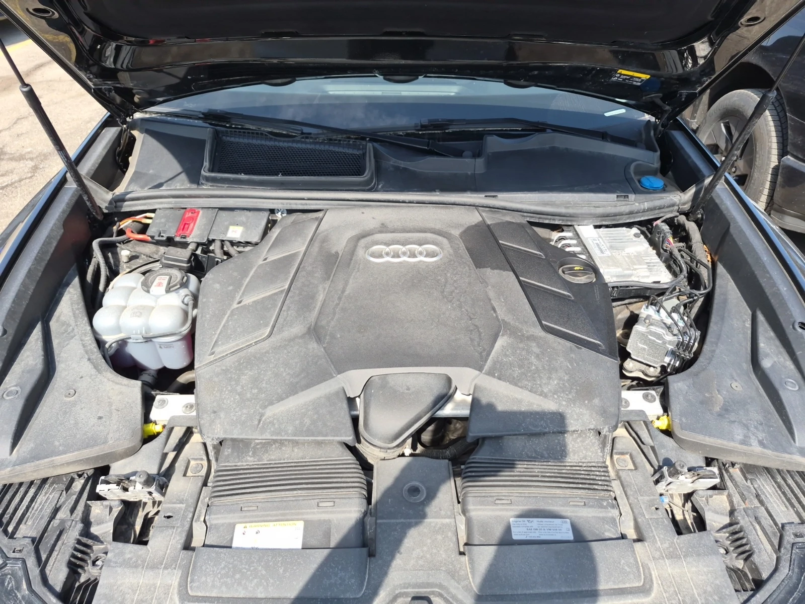 Audi Q8 Progressiv 55 TFSI quattro, снимка 9 - Автомобили и джипове - 54384053