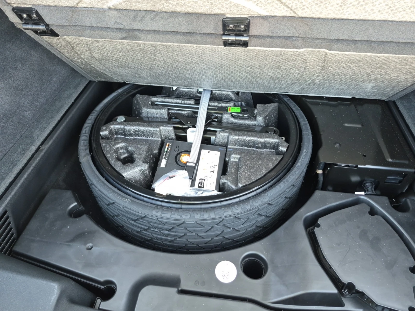 Audi Q8 Progressiv 55 TFSI quattro, снимка 8 - Автомобили и джипове - 54384053