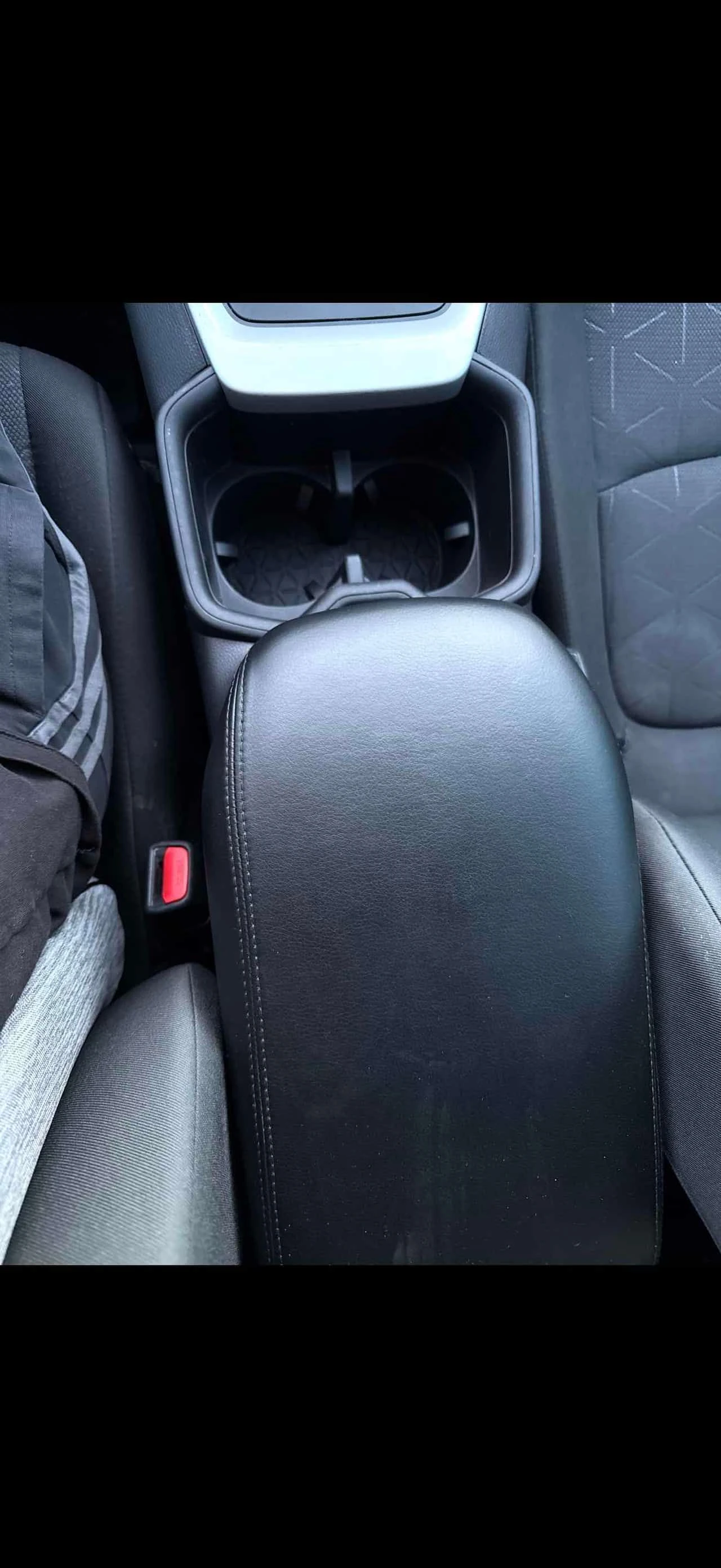 Toyota Rav4 * XLE * 2 КЛЮЧА* ПОДГРЕВ* PANO* KEYLESS* , снимка 11 - Автомобили и джипове - 54515080