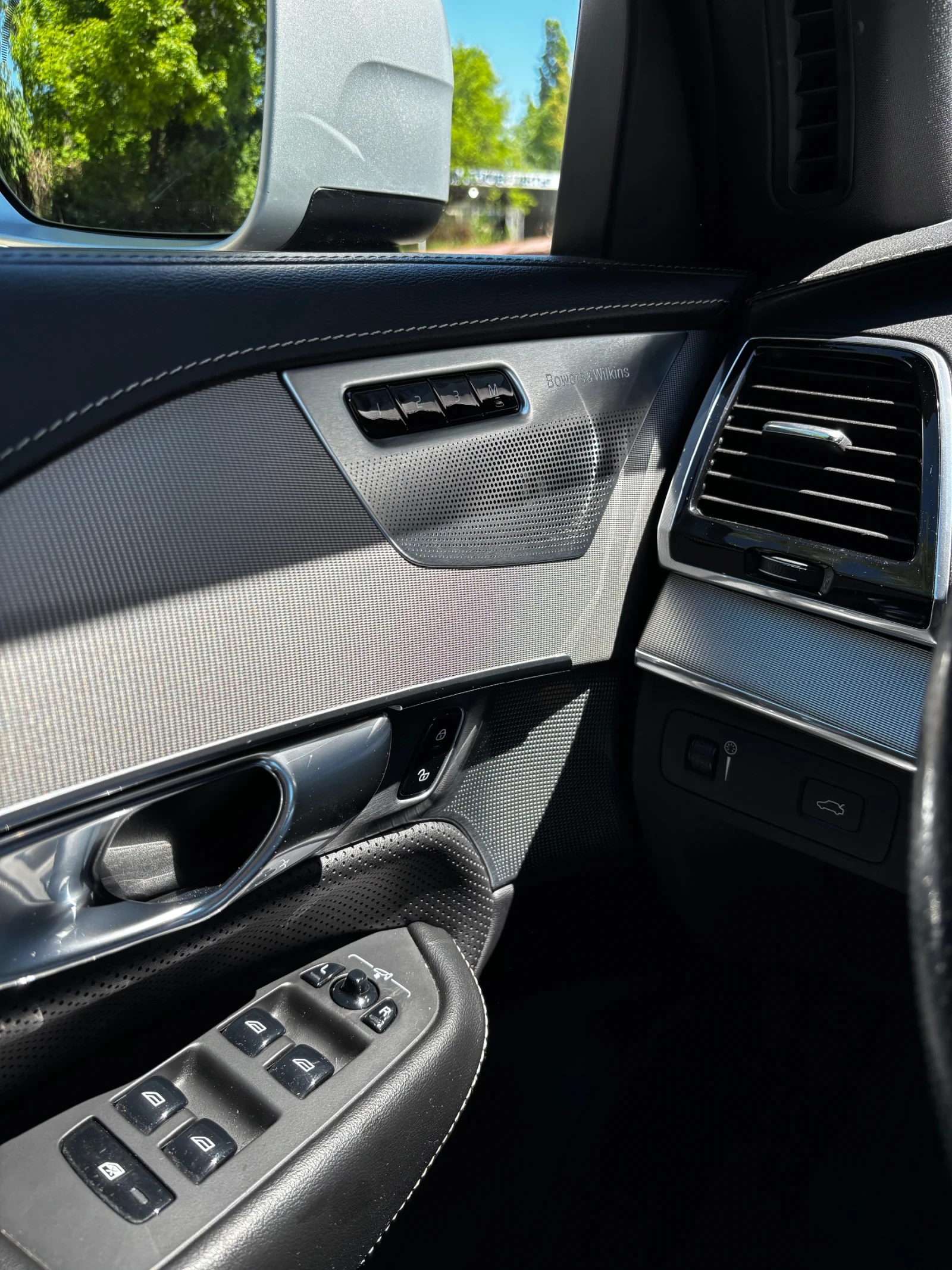 Volvo Xc90 T6 R-design, снимка 6 - Автомобили и джипове - 55134450