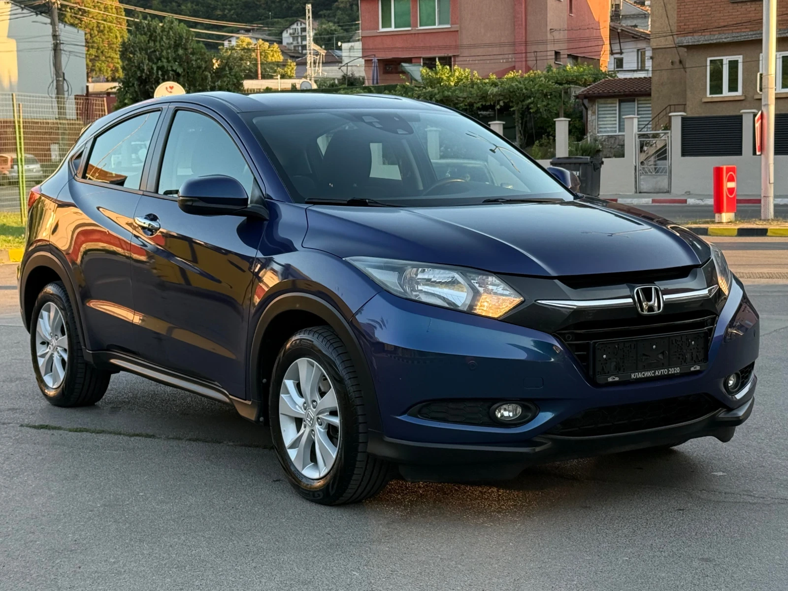 Honda Hr-v 1.6I-DTEC Навигация/Подгрев/Сер.история/Темпомат, снимка 5 - Автомобили и джипове - 55645319