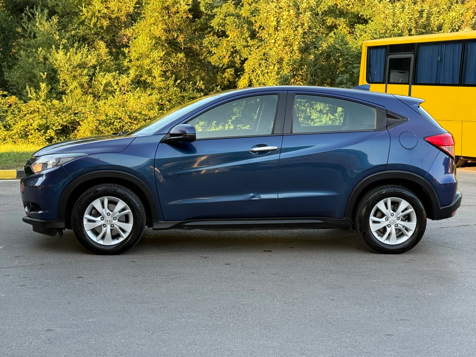 Honda Hr-v 1.6I-DTEC Навигация/Подгрев/Сер.история/Темпомат, снимка 9 - Автомобили и джипове - 55645319