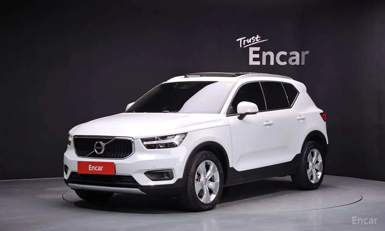 Volvo XC40 * T4 Momentum * ЦЕНА ДО БГ