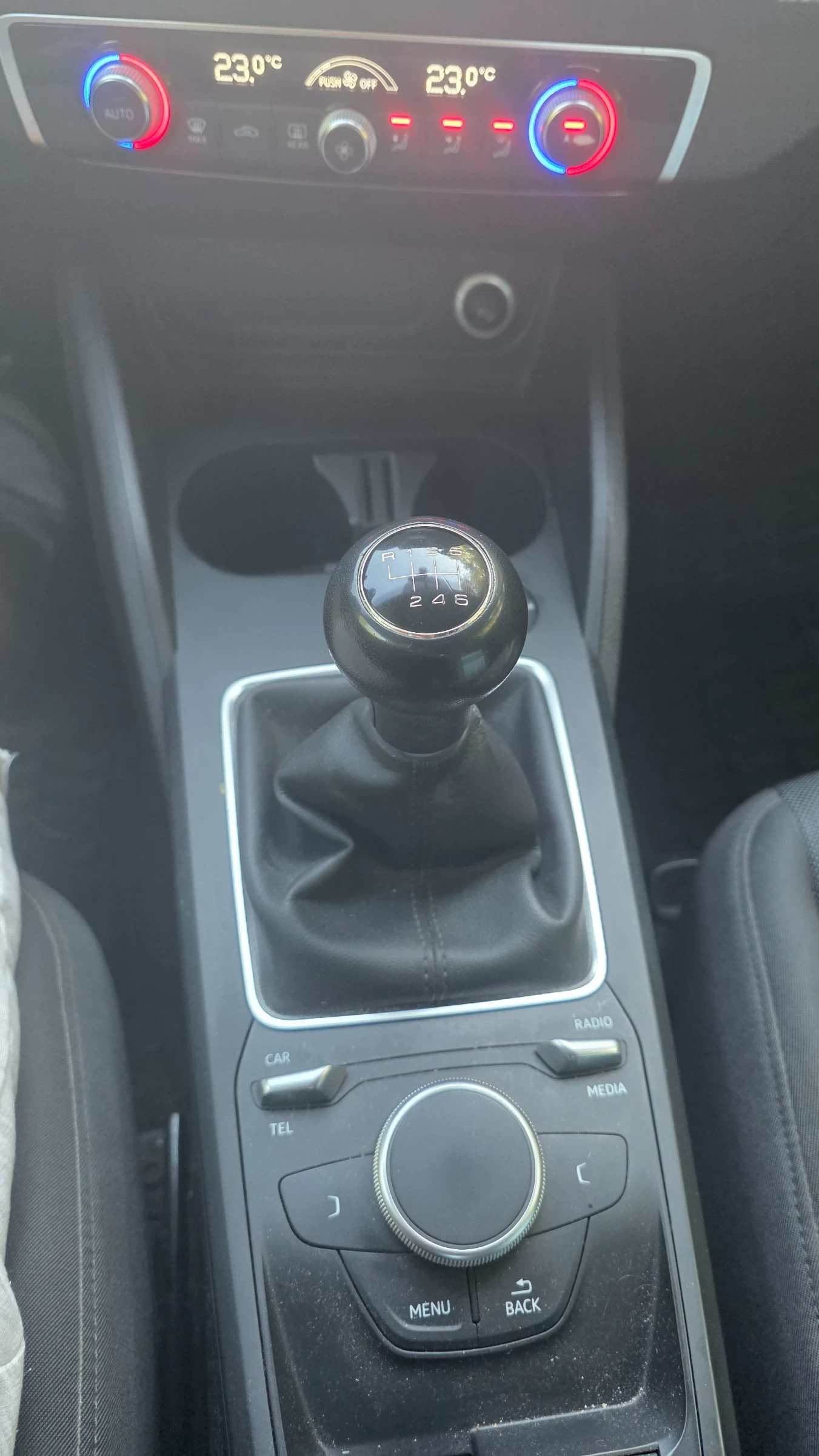 Audi Q2, снимка 6 - Автомобили и джипове - 56132335
