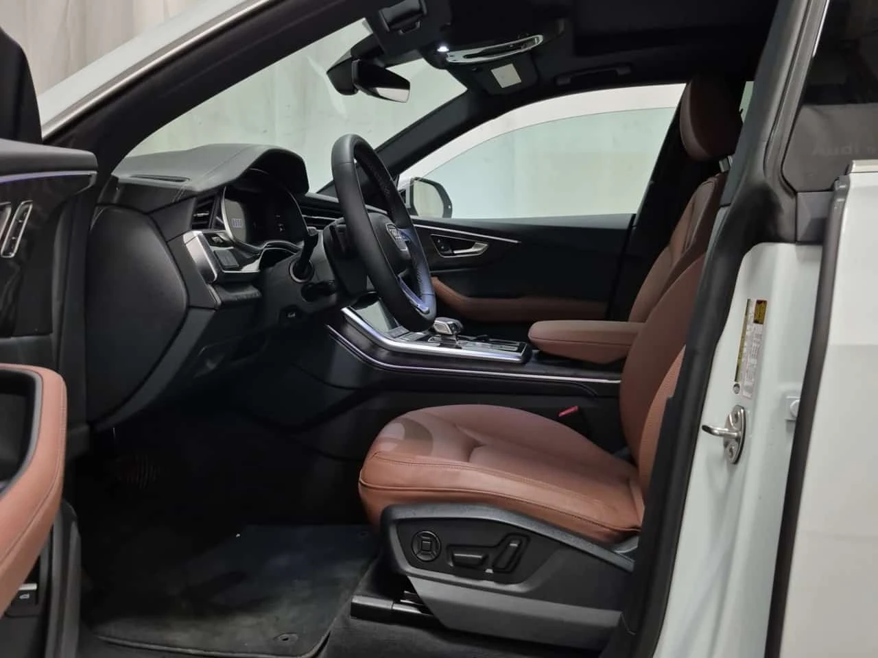 Audi Q8 3.0 PROGRESSIV| HUD| MASSAGE| 360| 2 КЛЮЧА| , снимка 5 - Автомобили и джипове - 56307603