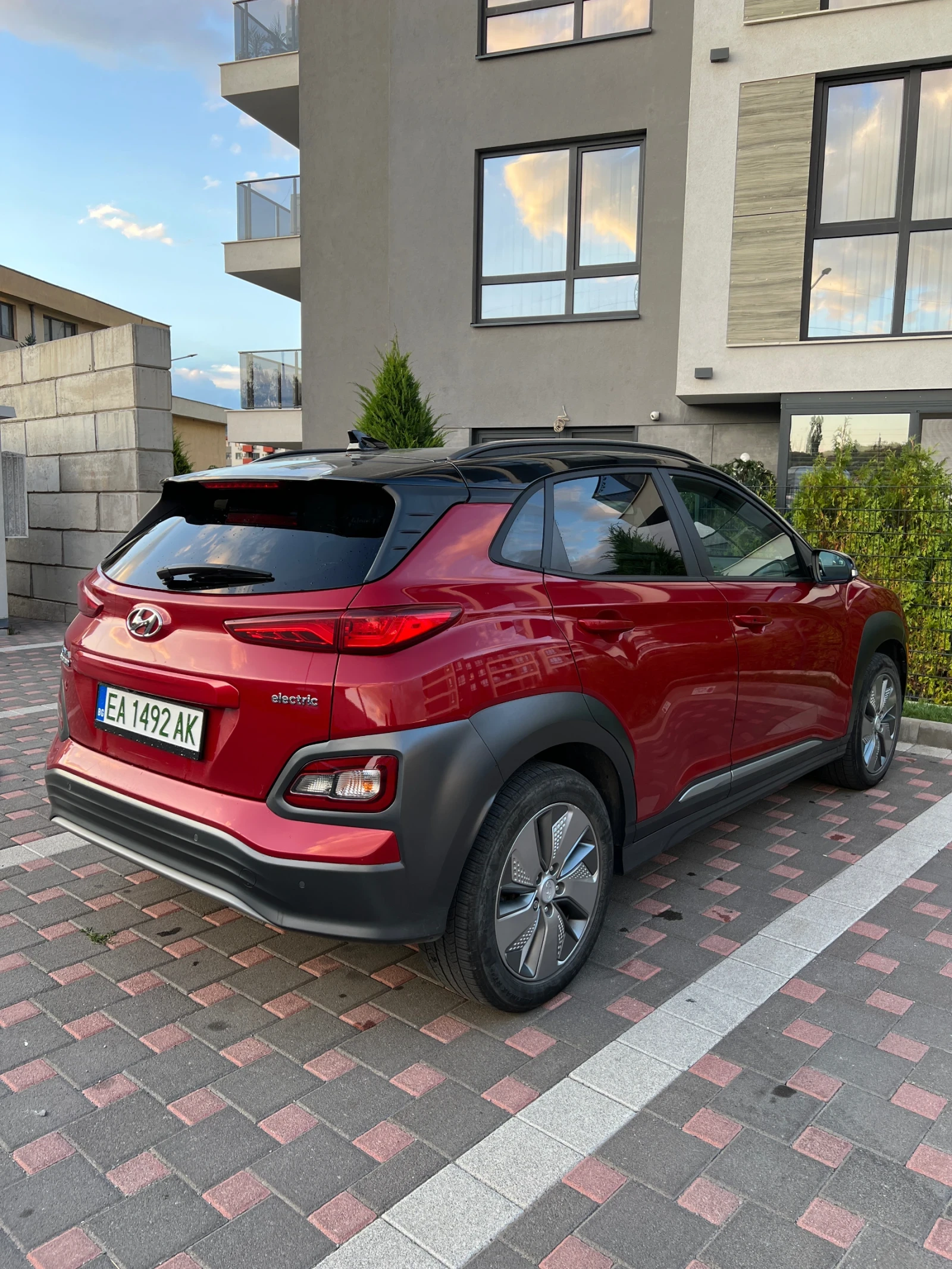 Hyundai Kona 64kw Обслужена + ТЕРМОПОМПА , снимка 8 - Автомобили и джипове - 56448774