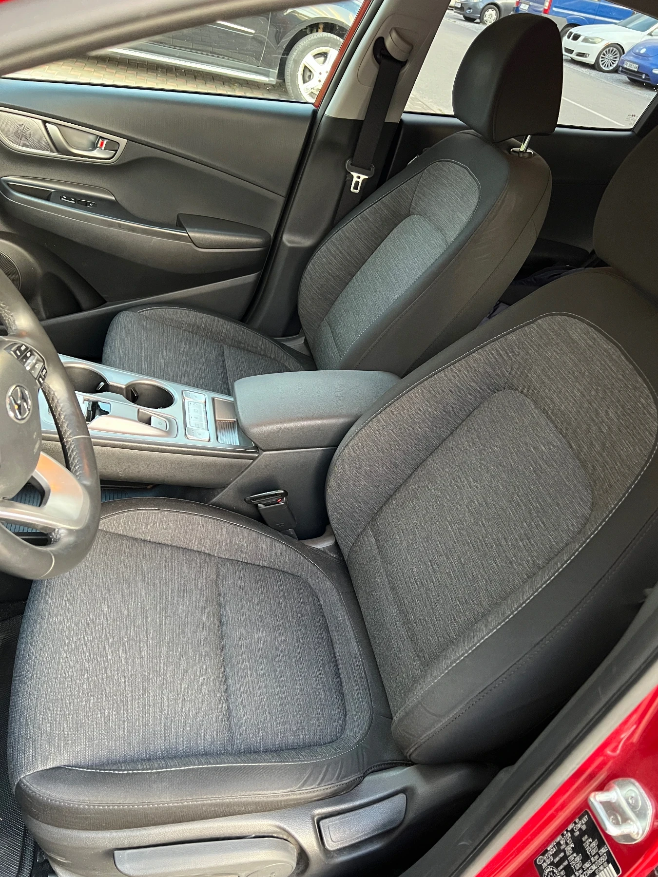 Hyundai Kona 64kw Обслужена + ТЕРМОПОМПА , снимка 9 - Автомобили и джипове - 56448774