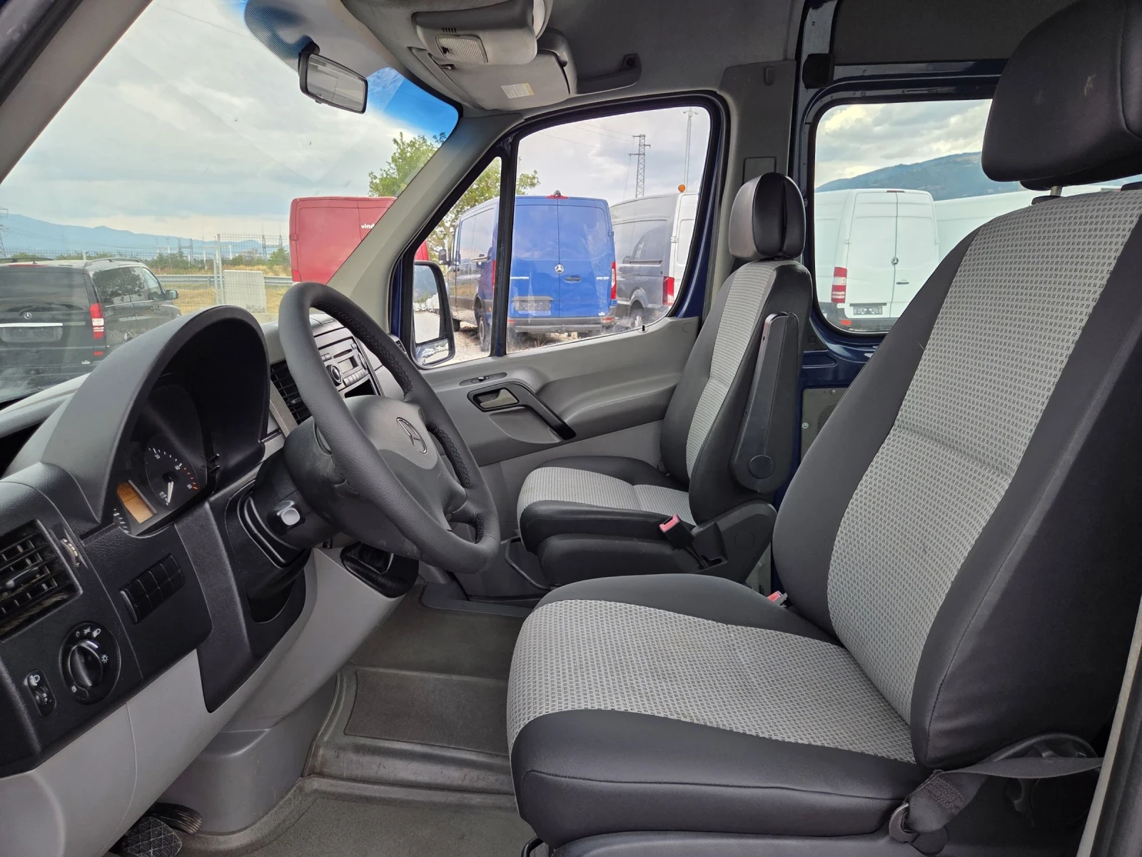 Mercedes-Benz Sprinter 315 CDI, 9 местен, Клима  - изображение 9