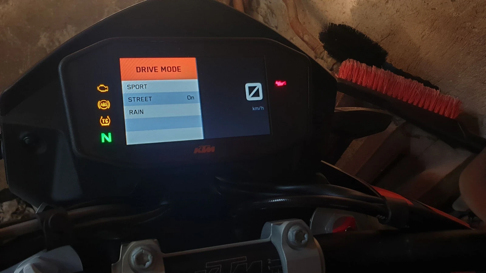 Ktm 690 Duke R - изображение 5