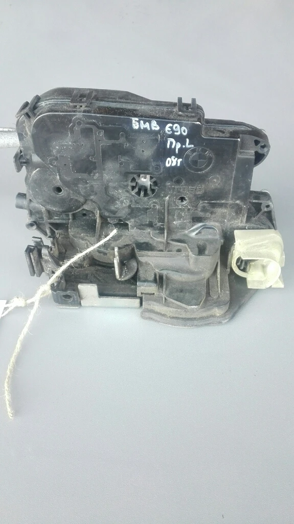 Брава врата предна лява Бмв 320д Е90